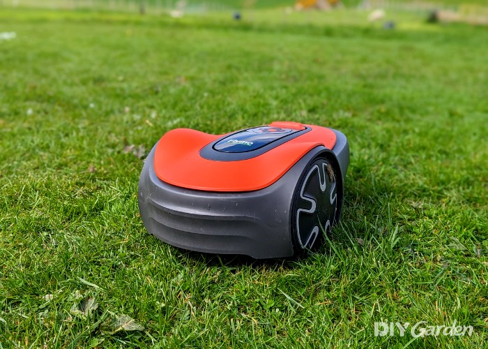 Flymo EasiLife 150 GO Robotic Lawn Mower Review - design