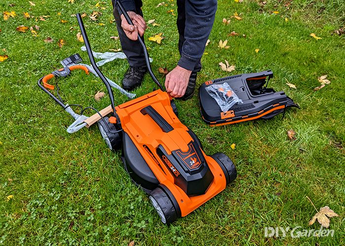 LawnMaster-24V-34cm-Cordless-Lawnmower-Review-assembly