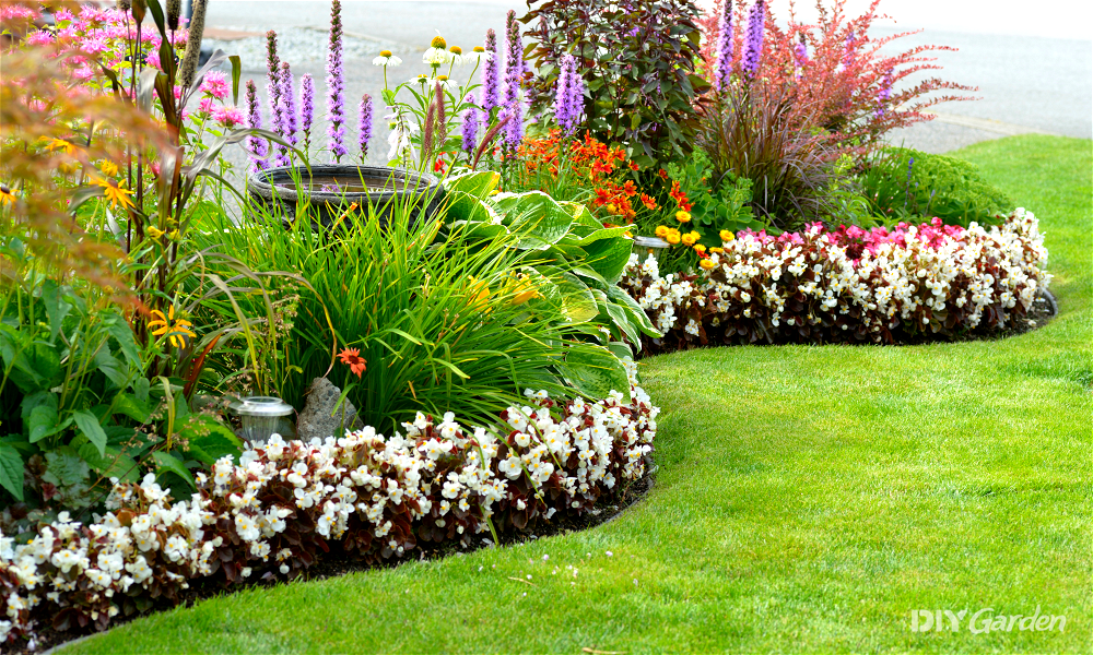Modern Garden Edging Ideas (For Low Maintenance Borders)