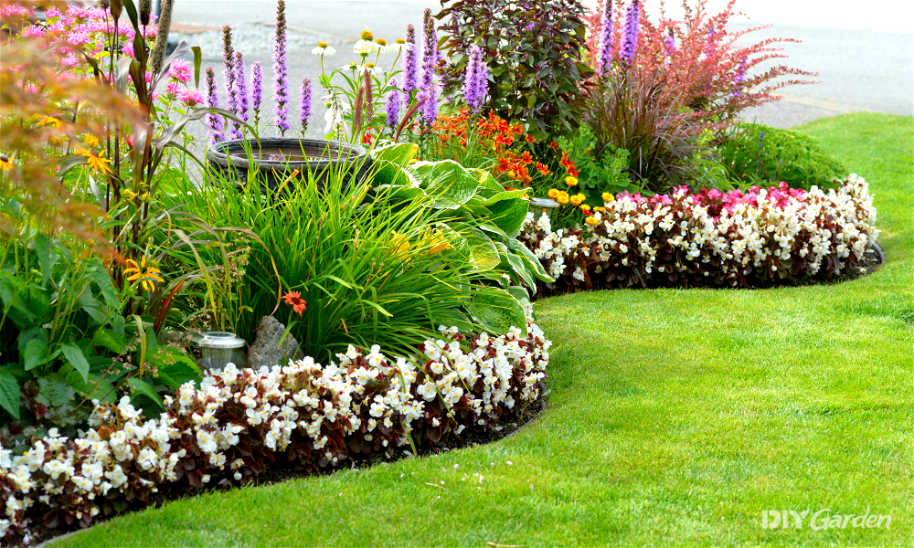 20 Landscape and Garden Edging Ideas