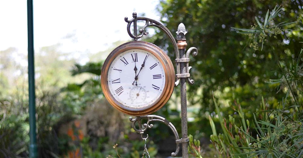 garden-clock
