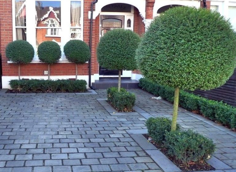 30 Simple Front Garden Ideas UK (Cheap & Low Maintenance)