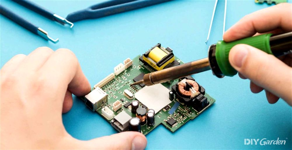 9 Best Soldering Irons Corded or Cordless (2023 Review UK)