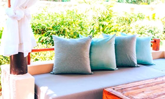 best-waterproof-outdoor-scatter-cushions