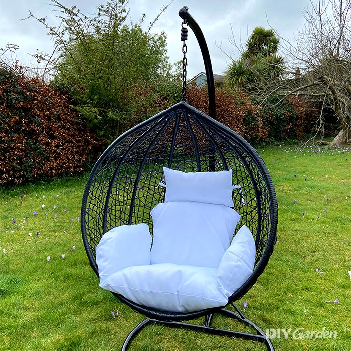 best-hanging-rattan-egg-chair-review-uk-cushions