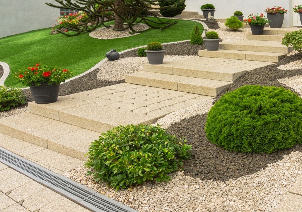 artificial-grass-benefit-for-tricky-front-garden