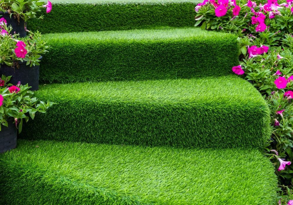 artificial-grass-benefit-use-in-small-area