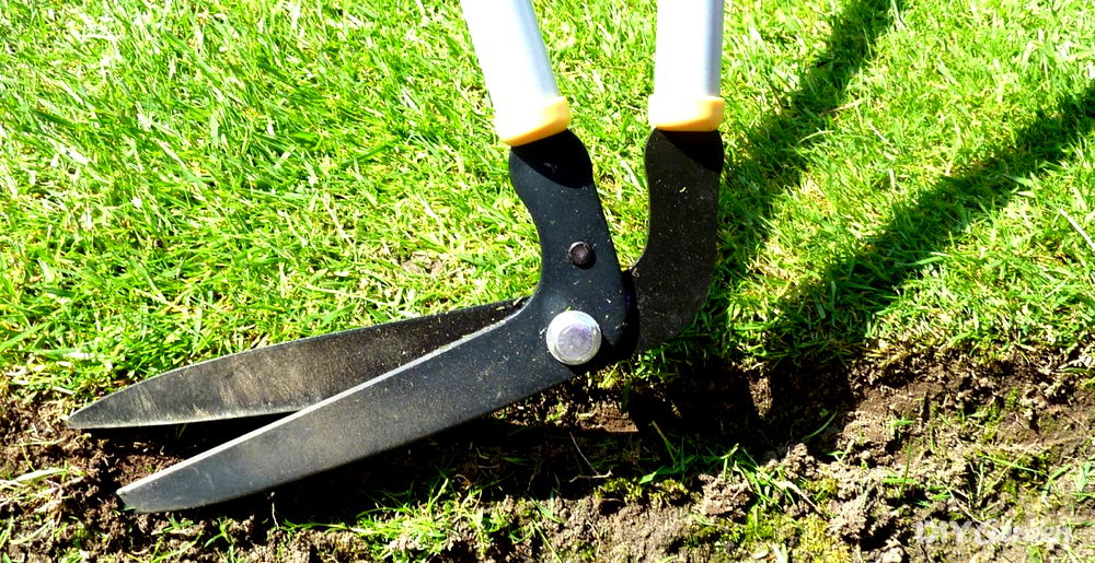 5 Best Lawn Edging Shears To Buy (2024 Review UK)