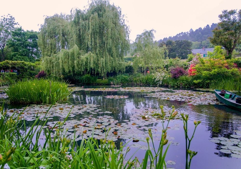 claude-monet-house-and-garden-giverny-france