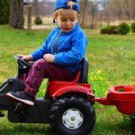 best-ride-on-tractor-for-kids-toddlers
