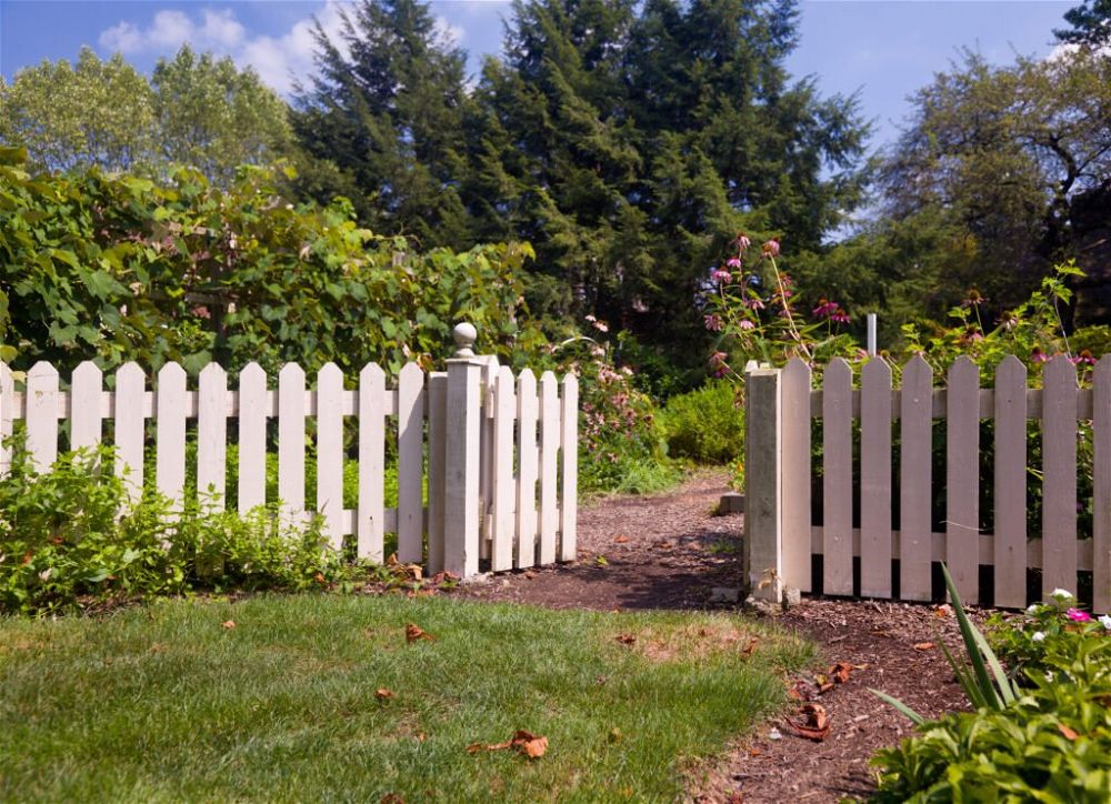 29. Garden Picket Fence