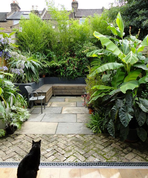 8. Small Back Garden Design