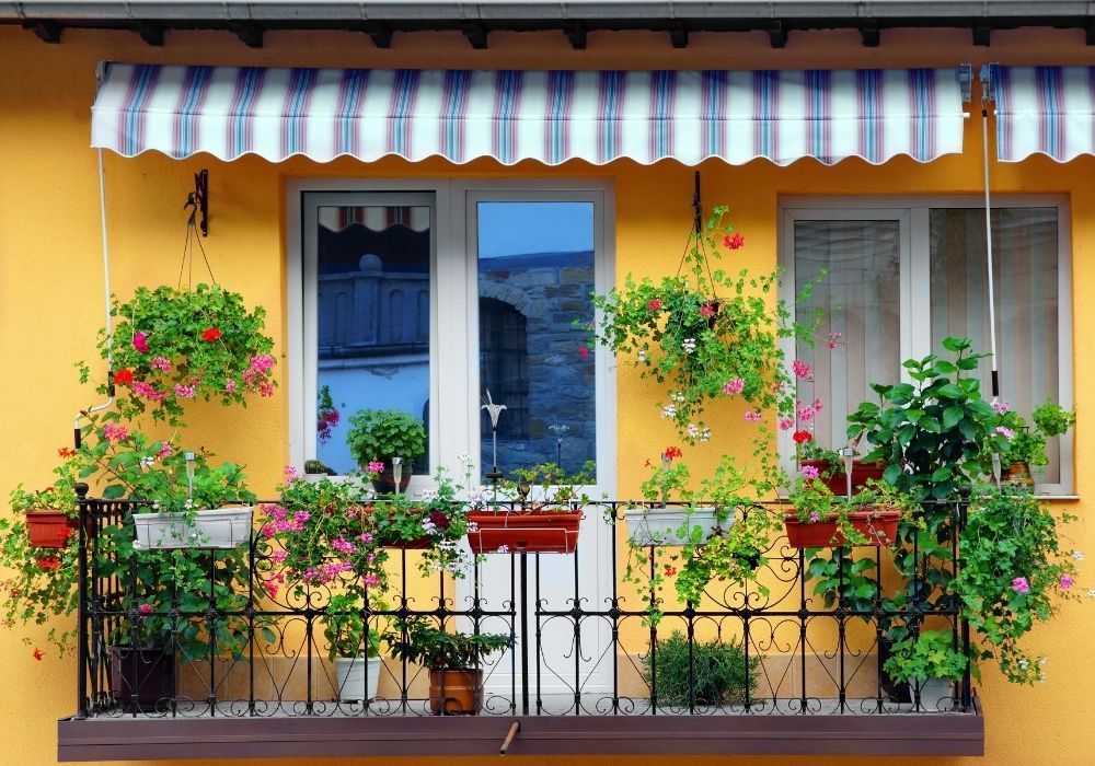 balcony-flower-garden