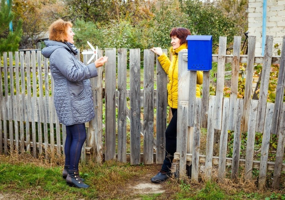 informal-discussion-with-neighbour