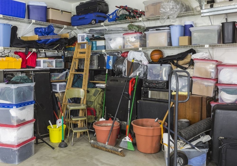 clutter-in-the-garage