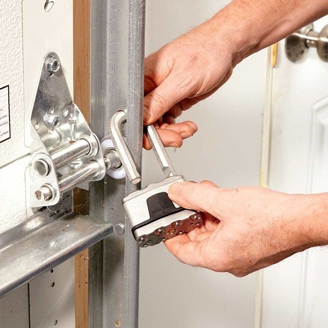 garage-door-security-padlock