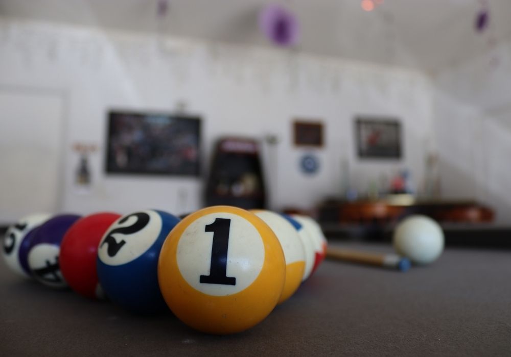 garage-man-cave-billiards