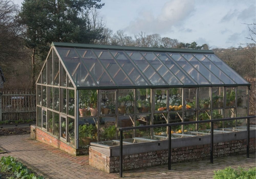 greenhouse-with-brick-foundation
