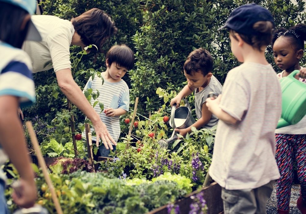 teacher-kids-school-garden