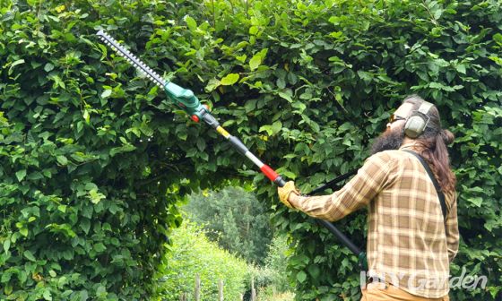 Bosch-Universal-Hedge-Pole-18-Trimmer-Review