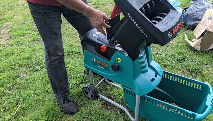 How-to-Unblock-a-Garden-Shredder-2