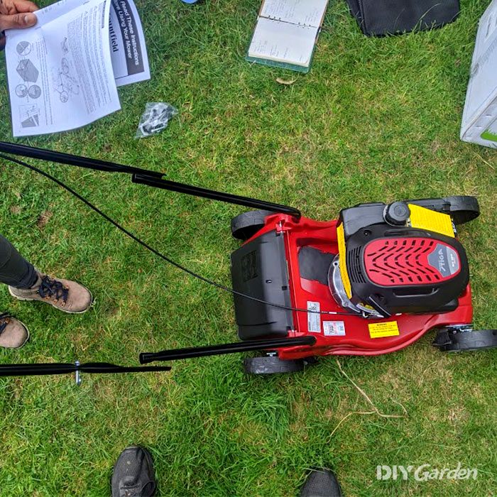 Mountfield-HP41-Petrol-Mower-Review-assembly