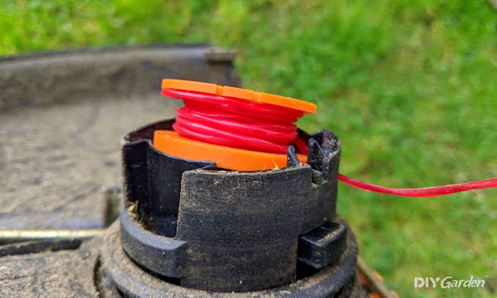 how to replace a strimmer wire