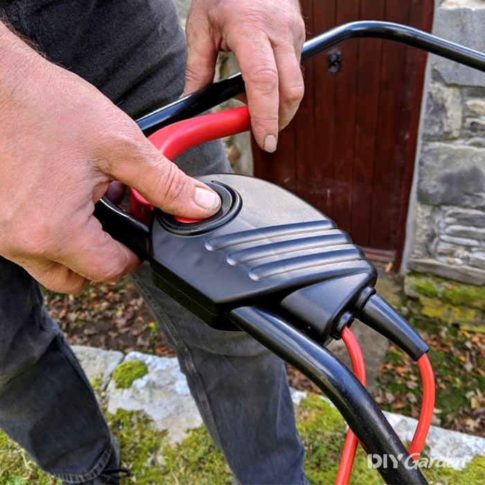 Bosch-UniversalRake-900-Review-safety