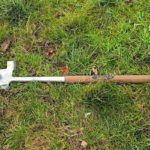 Spear-&-Jackson-Traditional-Long-Handle-Bulb-Planter-design