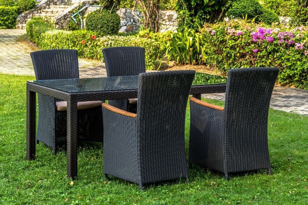 outdoor-rattan-furniture-set