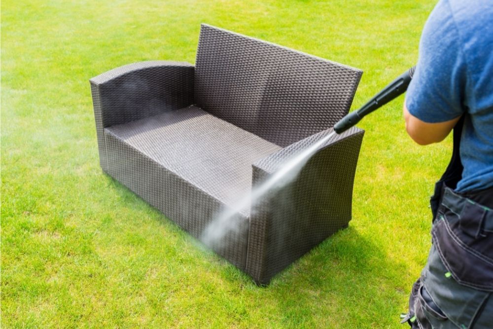 power-washing-rattan-furniture