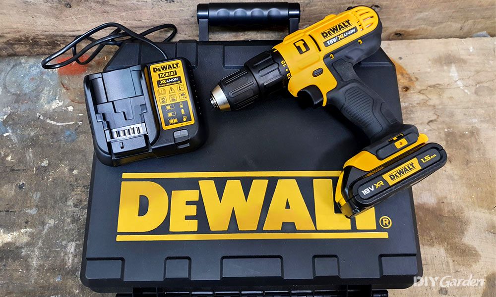 DeWalt DCD776 Compact Hammer Drill Driver Set Review