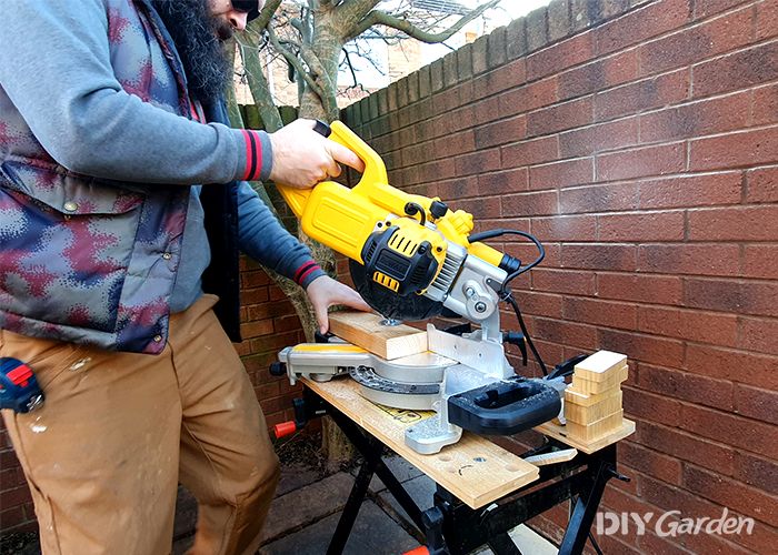 DeWalt-DWS774-GB-Sliding-XPS-Mitre-Saw-Review-power