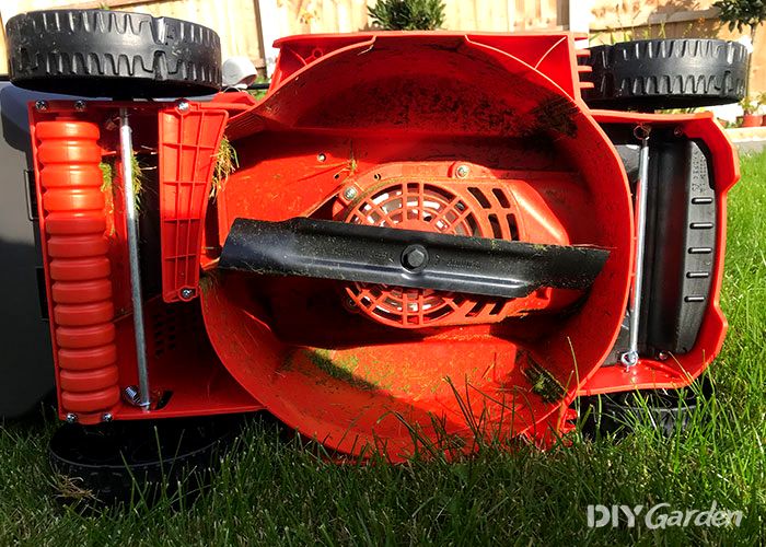 Flymo-EasiMow-300R-Electric-Lawn-Mower-Review-features