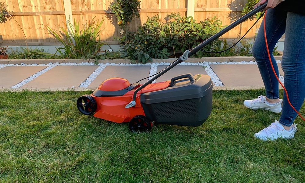 Flymo EasiMow 300R Electric Lawn Mower Review