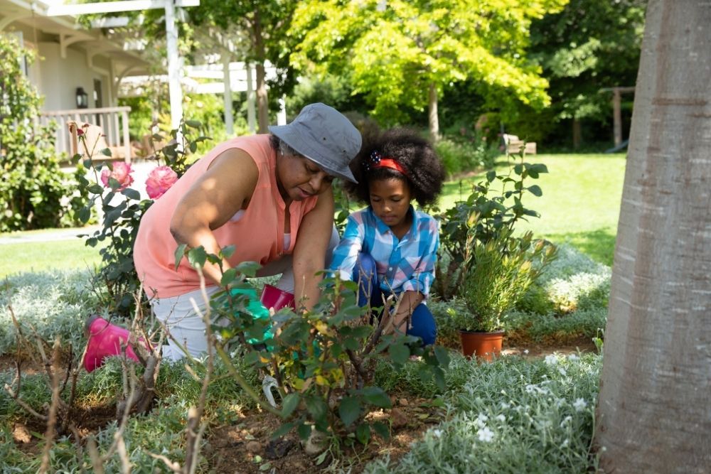 gardening-bonding