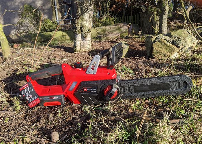 Einhell cordless chainsaw: Trimming trees made easy