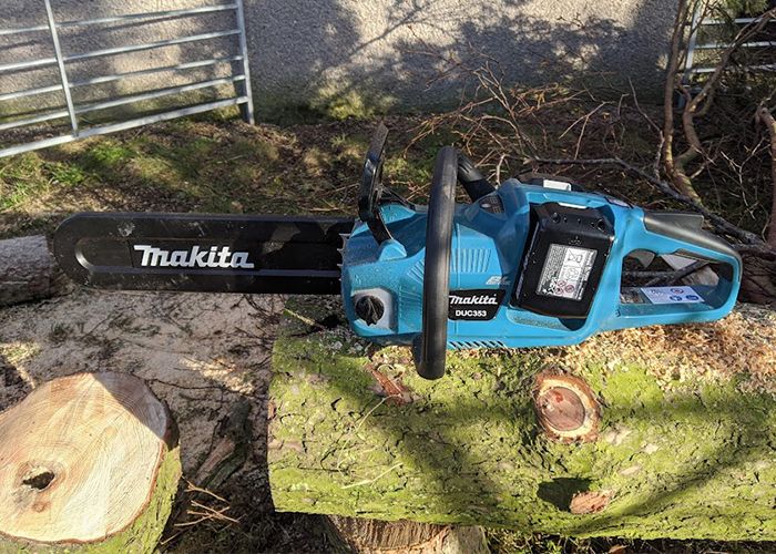 Makita chainsaw online duc353z