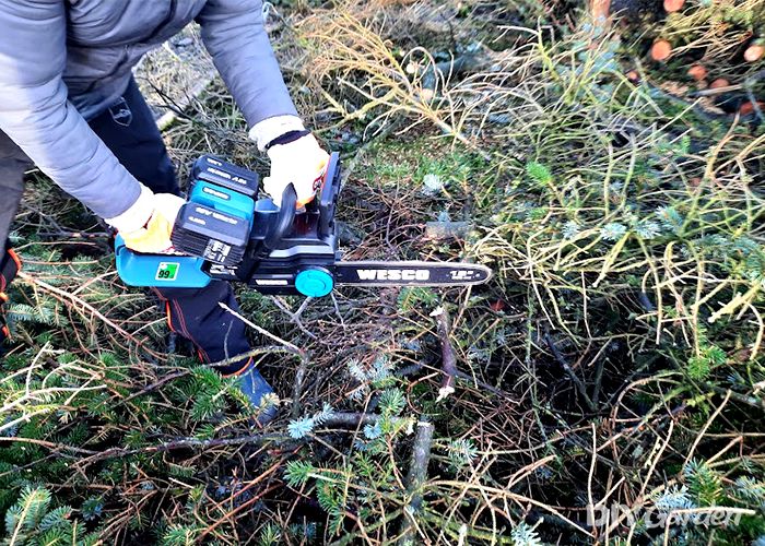 WESCO-36V-Cordless-Chainsaw-Review-ease-of-use