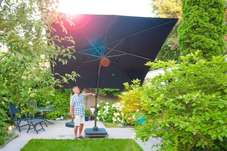 What is a Cantilever Parasol (+ How They Work To Give Shade)