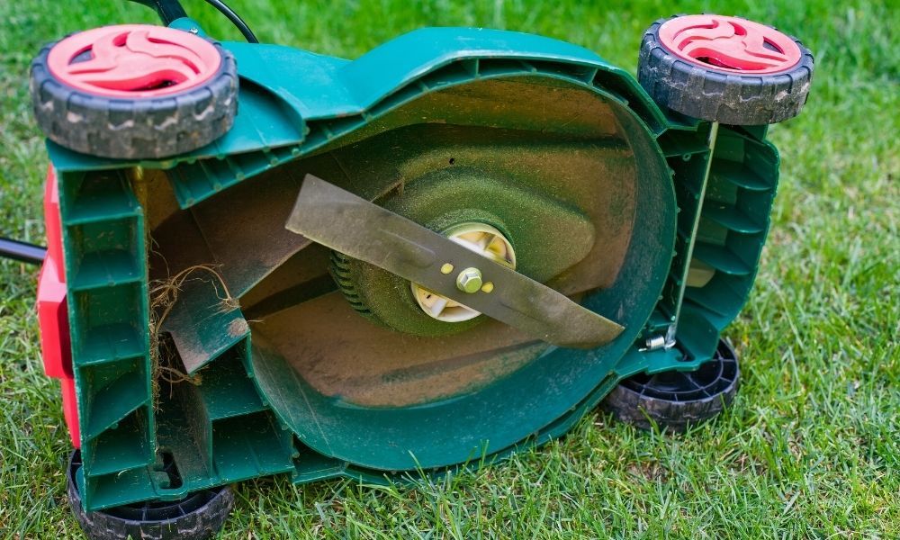 how-to-sharpen-lawn-mower-blades-without-removing-them