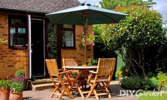 what-size-parasol-do-i-need-for-my-garden