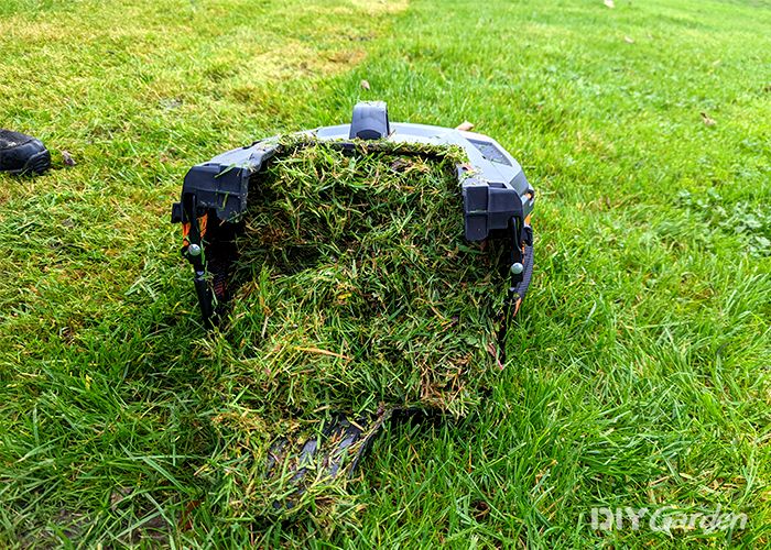 LawnMaster-24V-34cm-Cordless-Lawnmower-Review-features