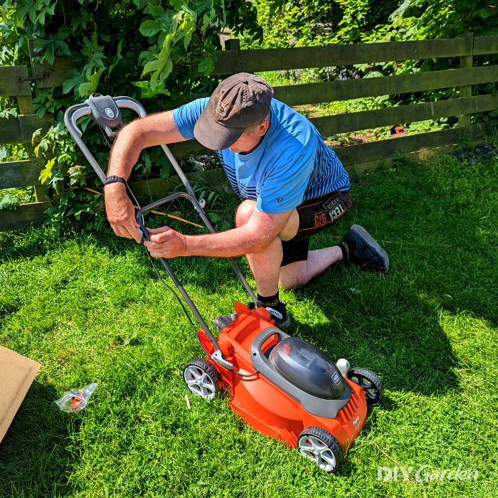 Flymo EasiStore 340R Li Cordless Rotary Lawn Mower Review - Assembly